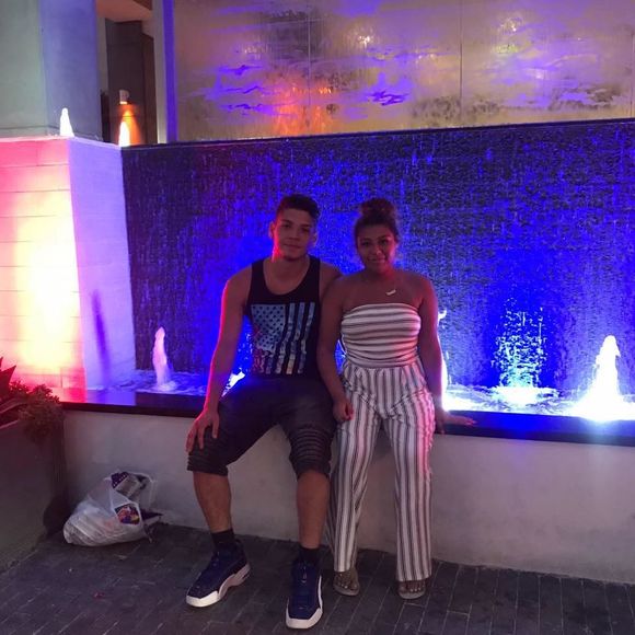 Meet your Posher, Ash - Picture 1 of 1